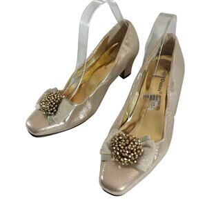 PIERRE DUMAS! GOLD LAME FABRIC W/GROSGRAIN + BOW & BEAD FOCAL PT.! SZ 8.5M